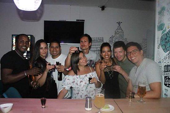 AQUI TO' MADRID Lounge & Bar